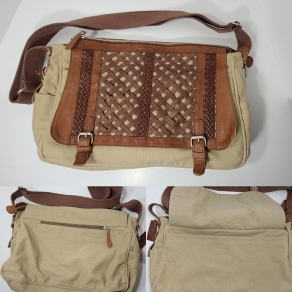 Mo & Co Handbags - Messenger Crossbody bag